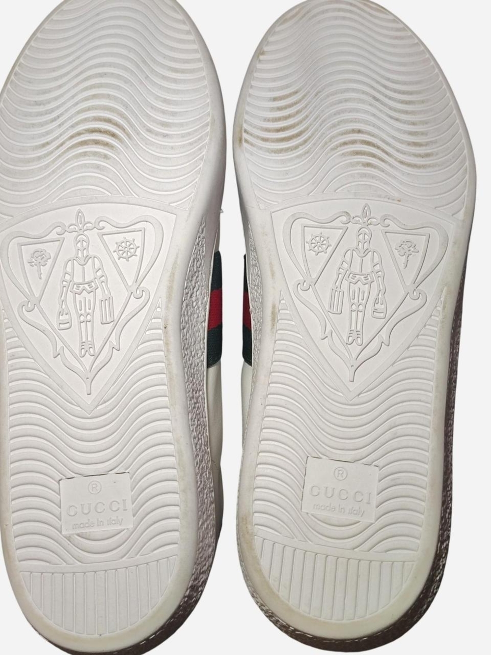 Gucci White Leather Low-Top Sneaker with Green Heel Accent - Picture 3 of 7
